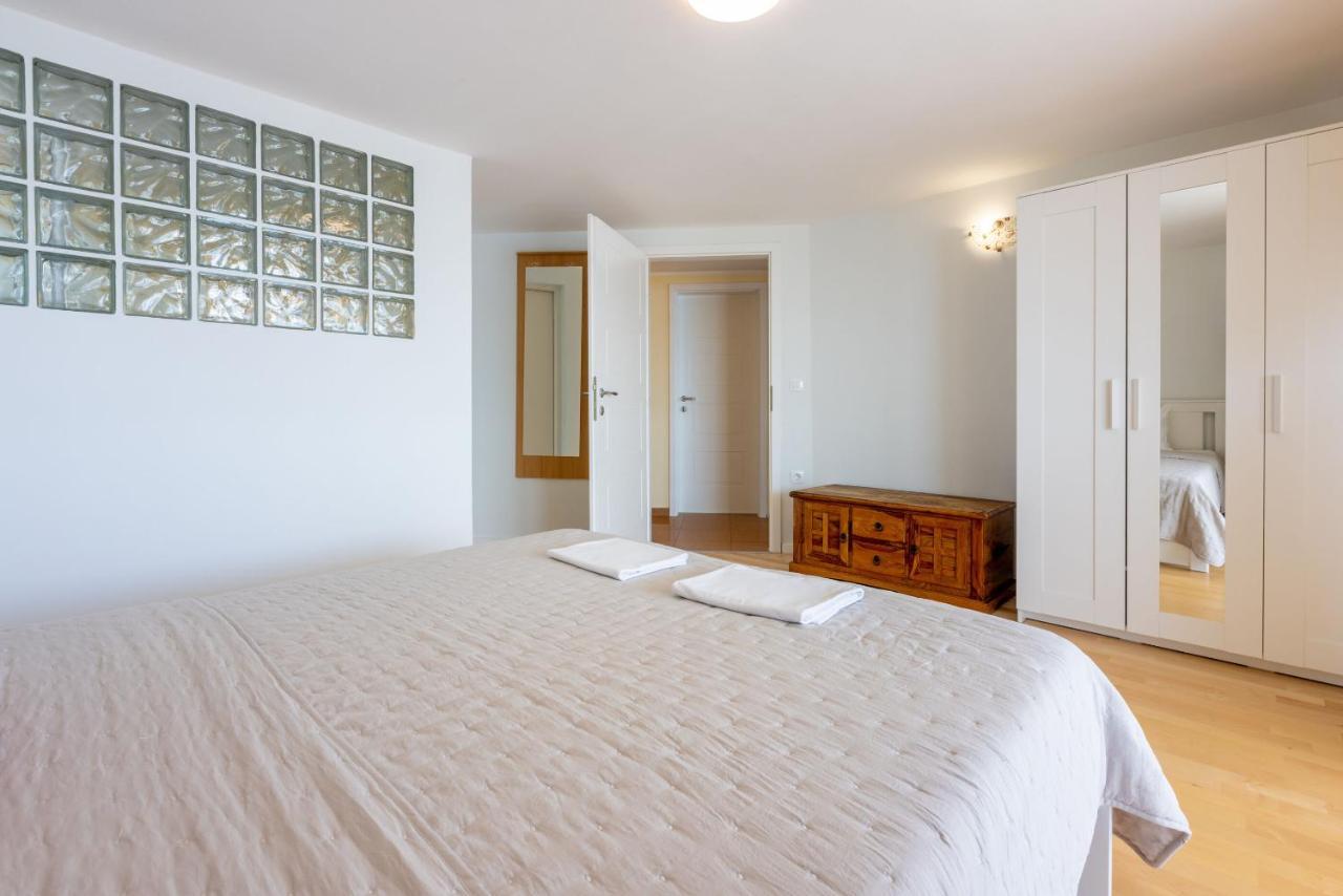 Apartments Neno Crikvenica Exterior foto